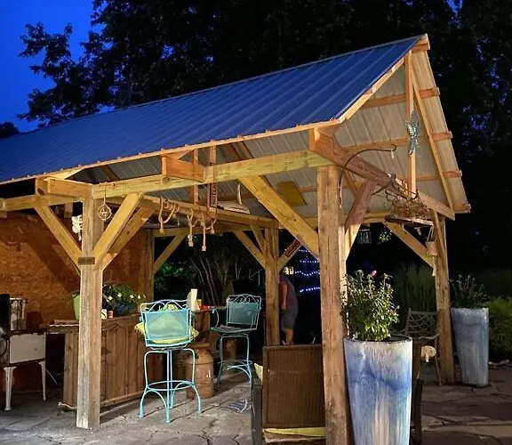 Beach Haven Dog Friendly Farmette Great For 2 Couples